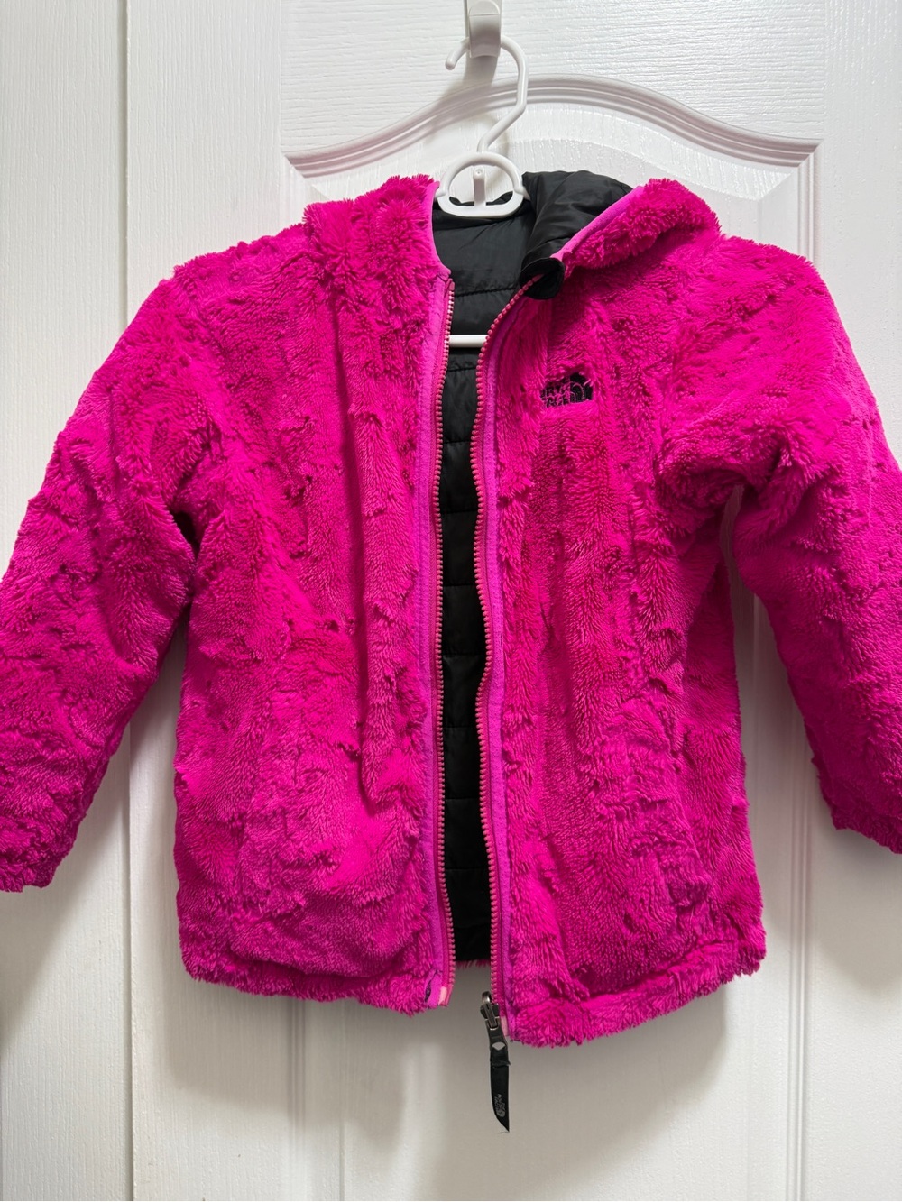 The North Face double sided Black nd hot pink Jacket with side pockets. Soft - Picture 10 of 16